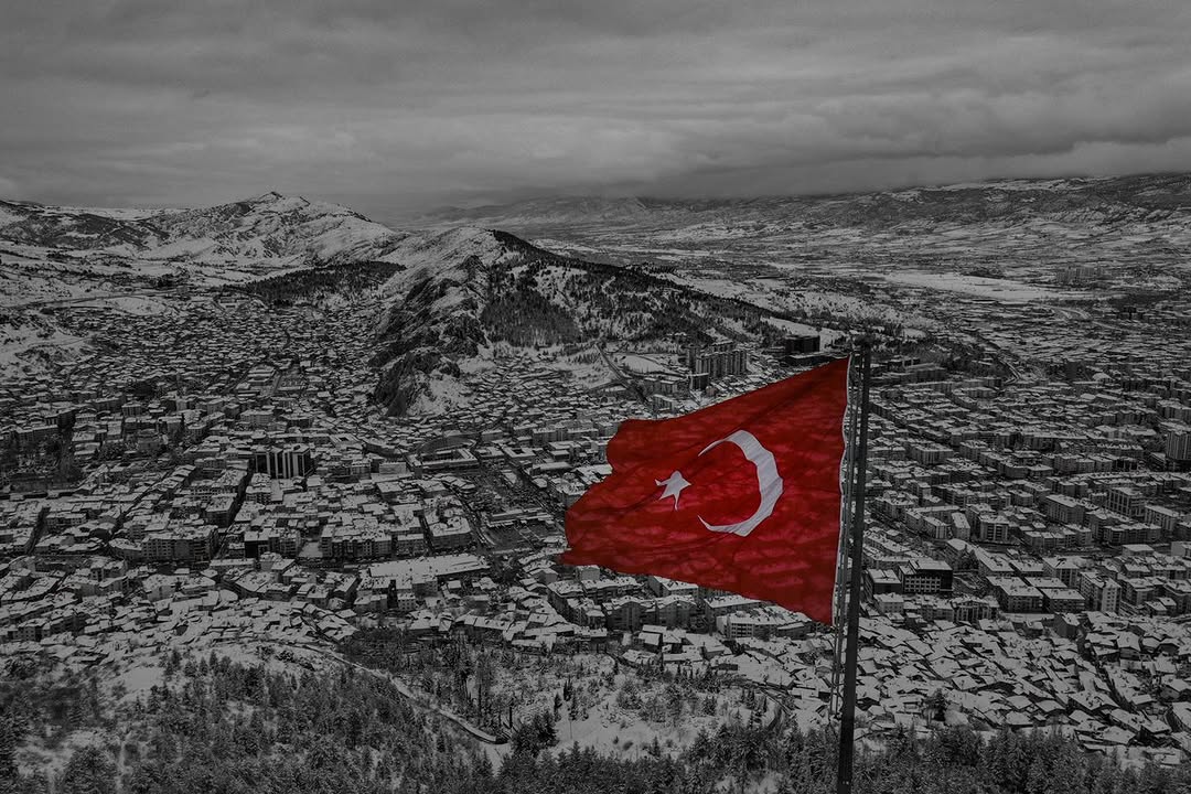 Tokat Valiliği'nden Milli Şair Mehmet Akif Ersoy'un Şiiriyle Anlamlı Paylaşım