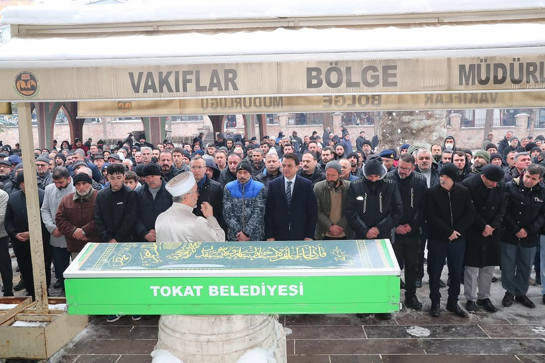 Valimiz Abdullah Köklü, Şehidimiz Yakup Akdağ'ın Dedesi Mehmet Akdağ’ın, Öğle Namazı sonrası Ali Paşa...