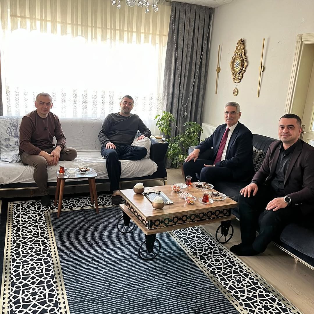 İlçemiz Esnaflarından Ferdi Sönmez'e Geçmiş Olsun Ziyareti