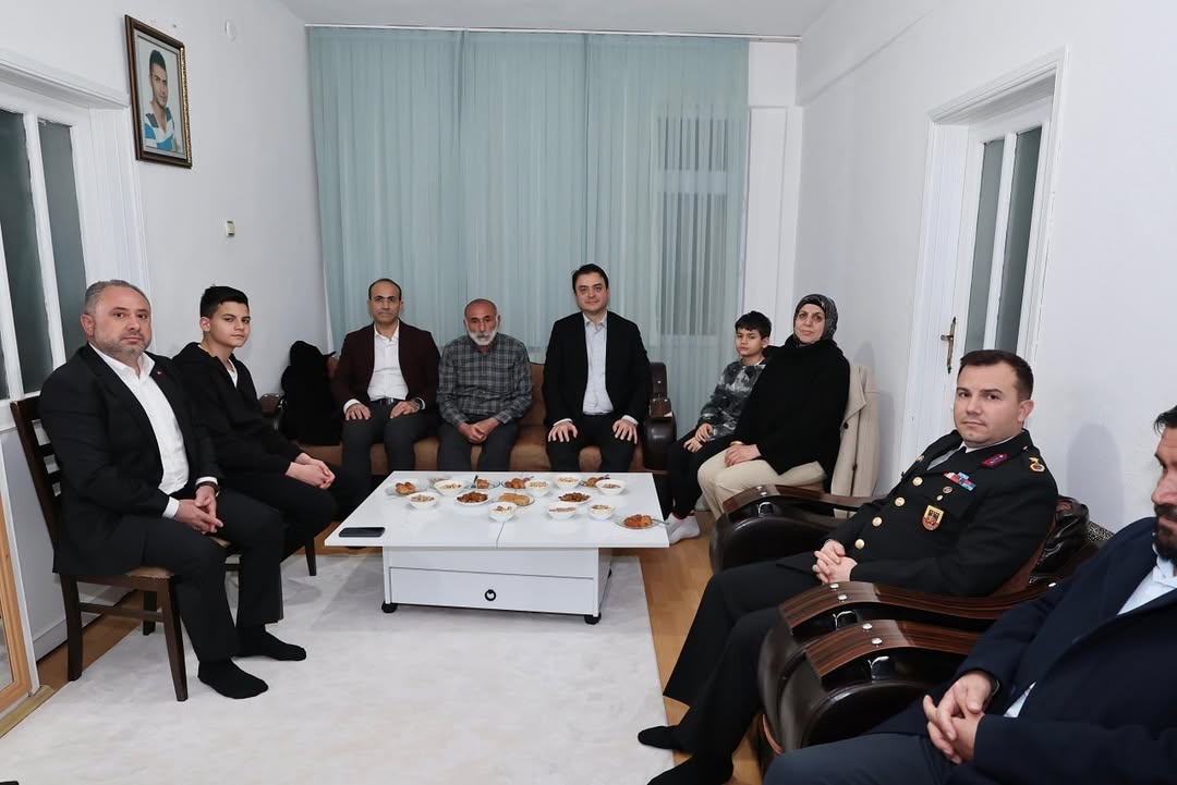 Vali Abdullah Köklü Şehit Jandarma Uzman Çavuş Ufku Demirel'in Ailesini Ziyaret Etti