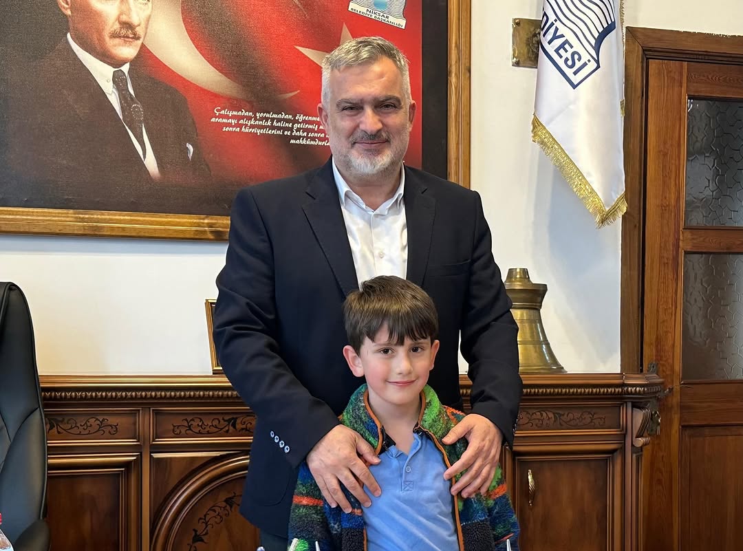 Belediye Başkanı Semih Tepebaşı, Minik Misafir Yunus Emre'yi Ağırladı
