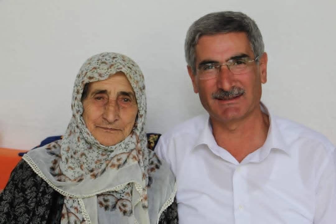 Anneler Günü Kutlamaları: Cennet Annelerin Ayakları Altındadır
