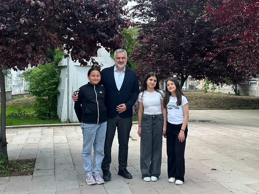 Semih Tepebaşı, Kentpark Sosyal Tesislerinde Minik Kardeşlerle Buluştu