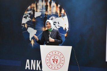 Vali Yiğitbaşı, Öğrencilerle Buluştu