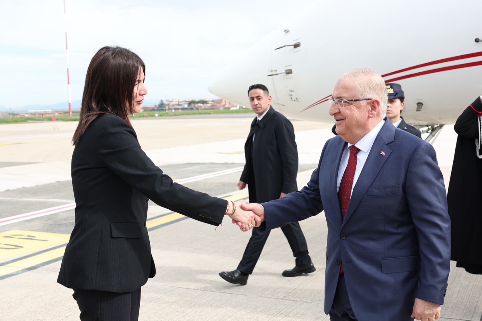 Bakan Güler İtalya'da