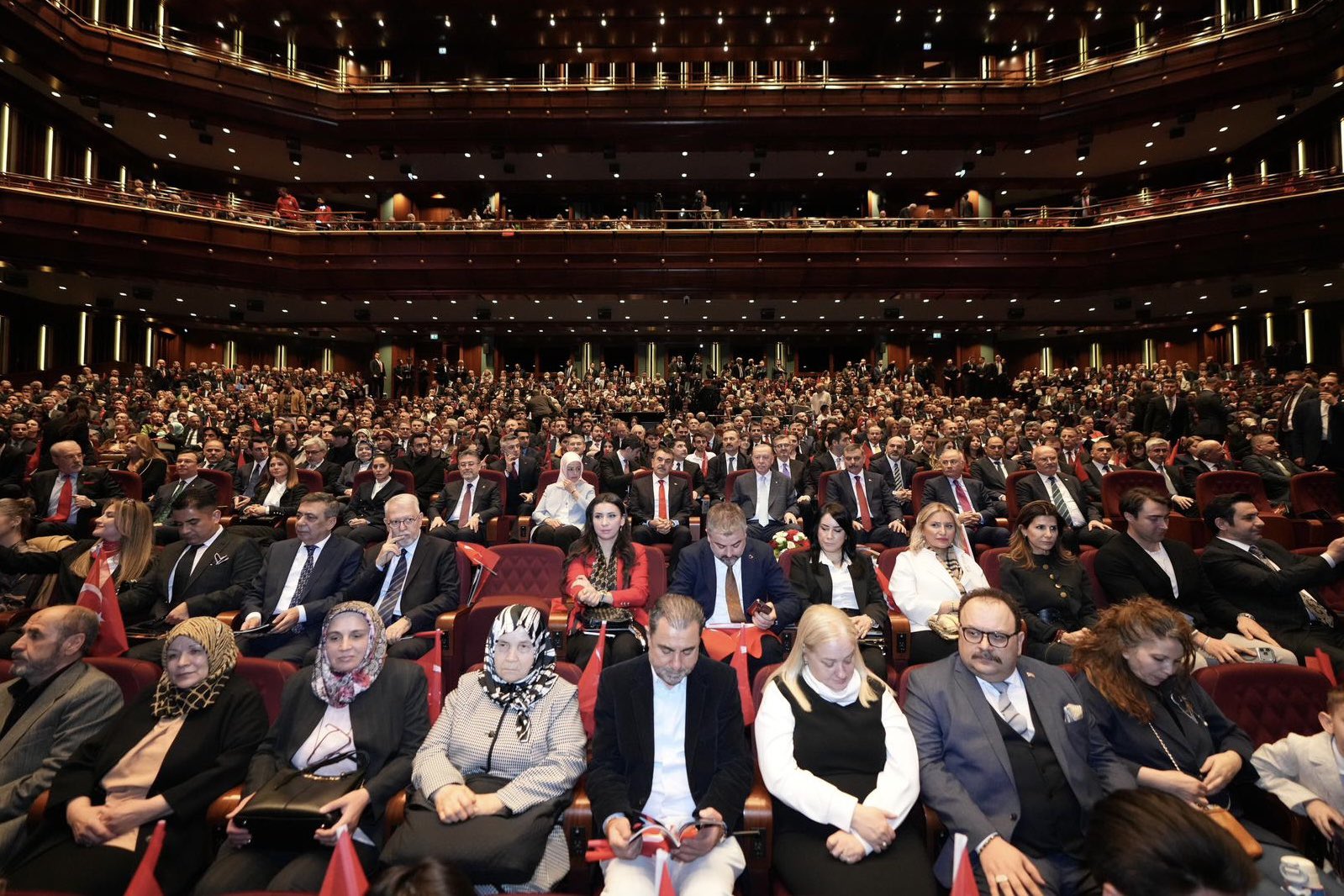 Şüheda 1915 Sahnelendi