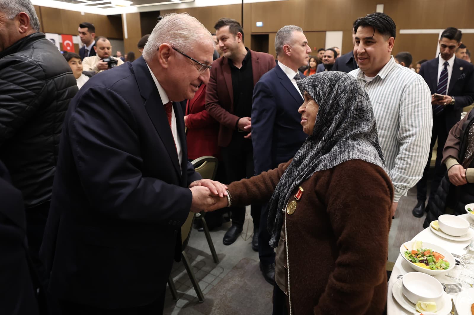 Bakan Güler İftar Programı Düzenledi