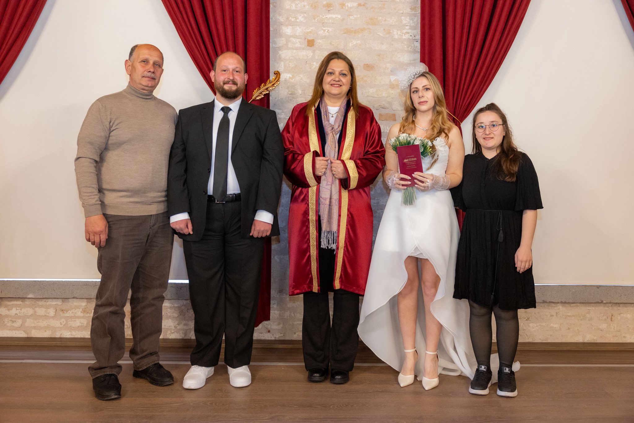 İpek Alpakın ve Abdüllatif Onur Tiftikçi Evlendi