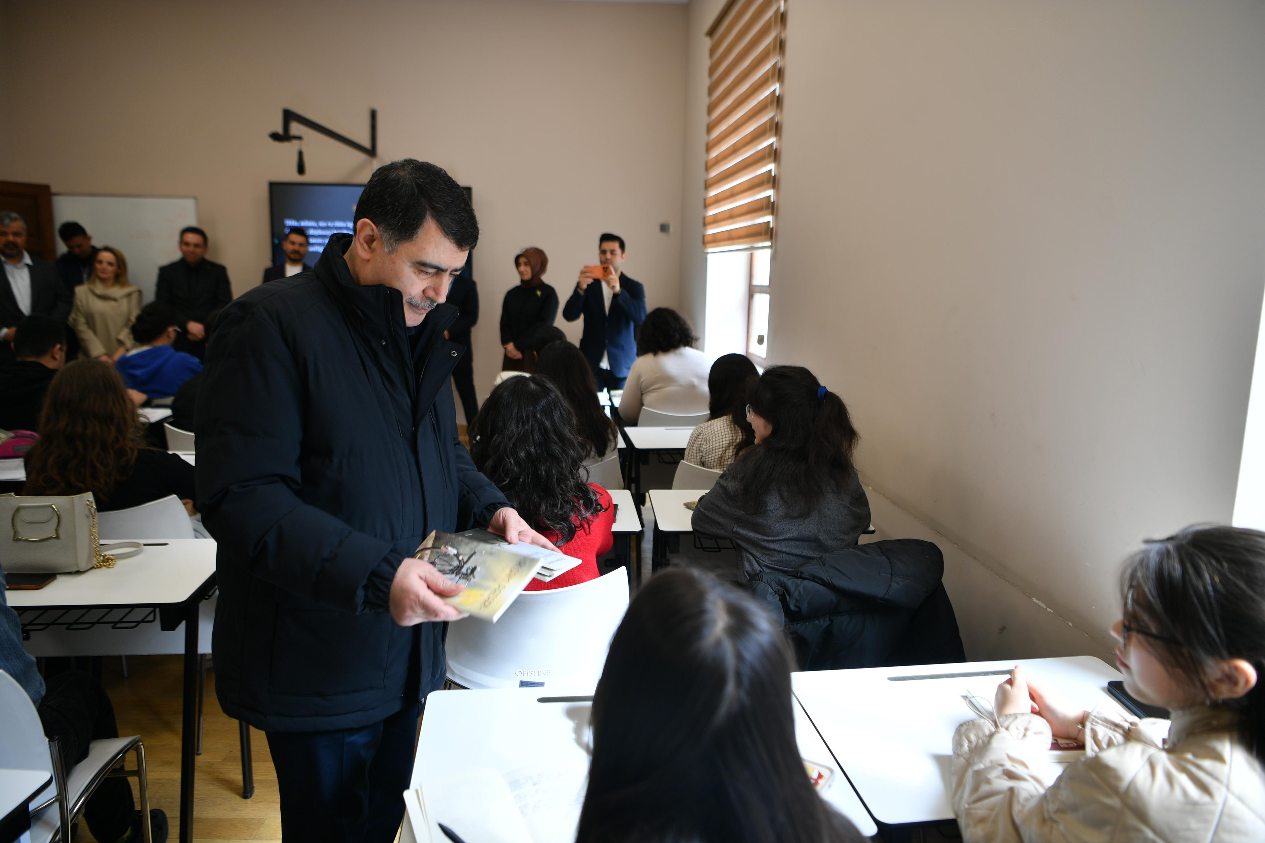 Vali Şahin'den Öğrencilere Ziyaret