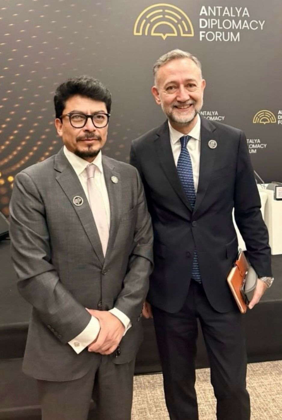 Levent Gümrükçü, ADF2026'da Dışişleri Bakanlarıyla Görüştü