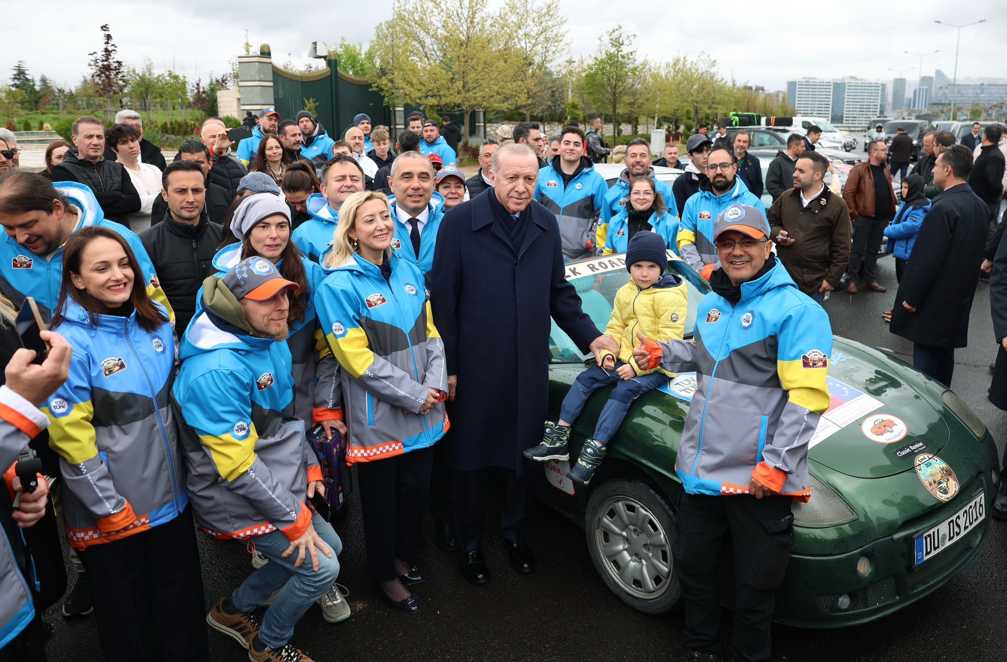 Cumhurbaşkanı Erdoğan, Dostluk ve İpek Yolu Rallisi'ne Katılanları Uğurladı