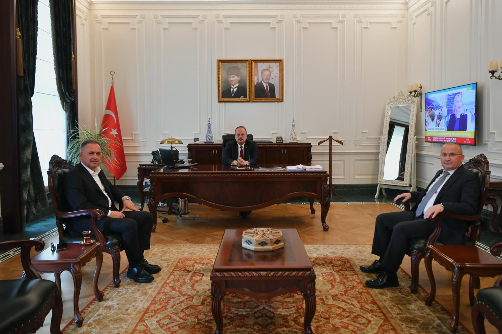 Vali Canbolat, Ankara'dan İki İsimle Bir Araya Geldi