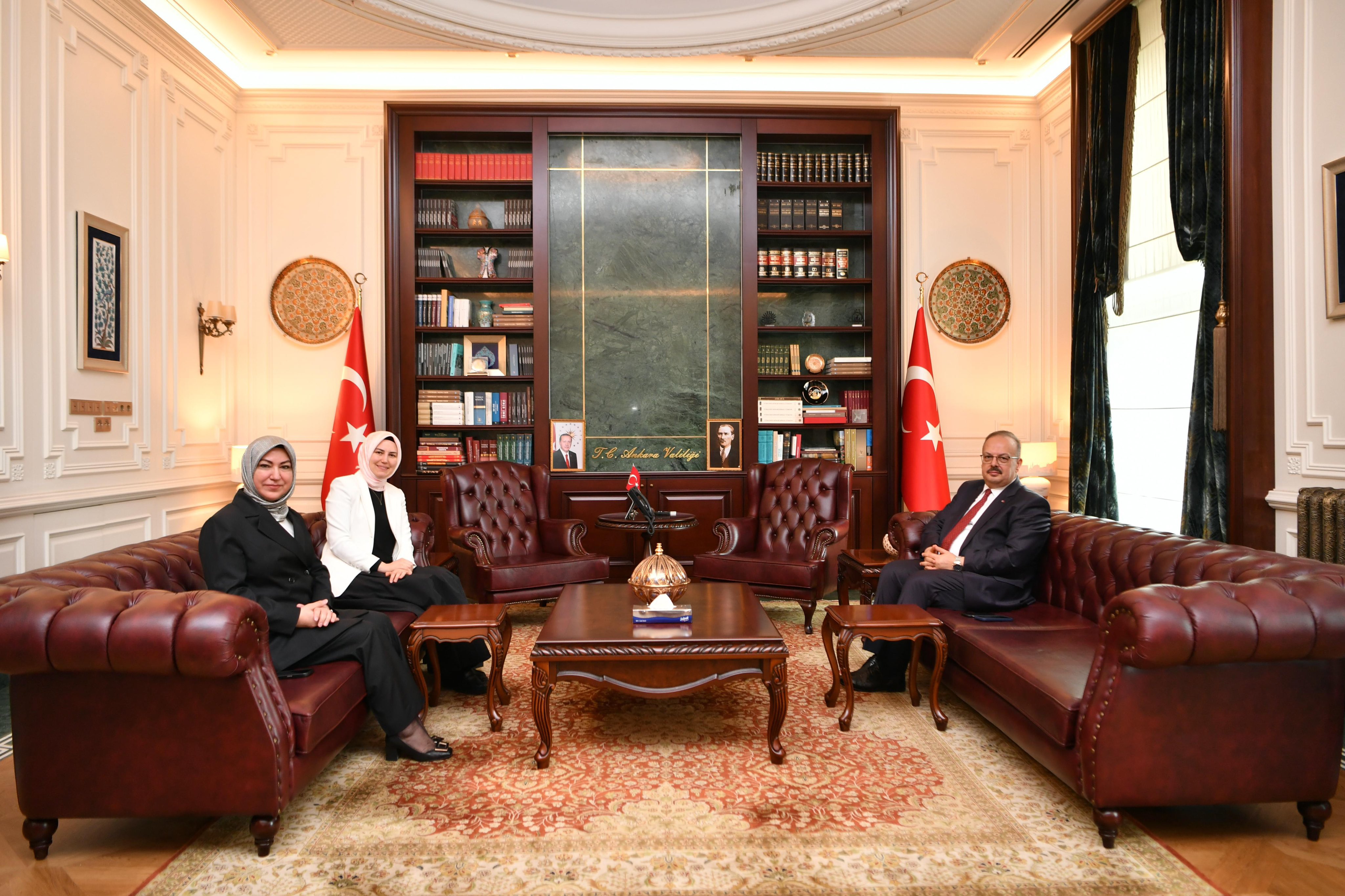 Zeynep Yıldız ve Rukiye Toy, Valiyi Ziyaret Etti
