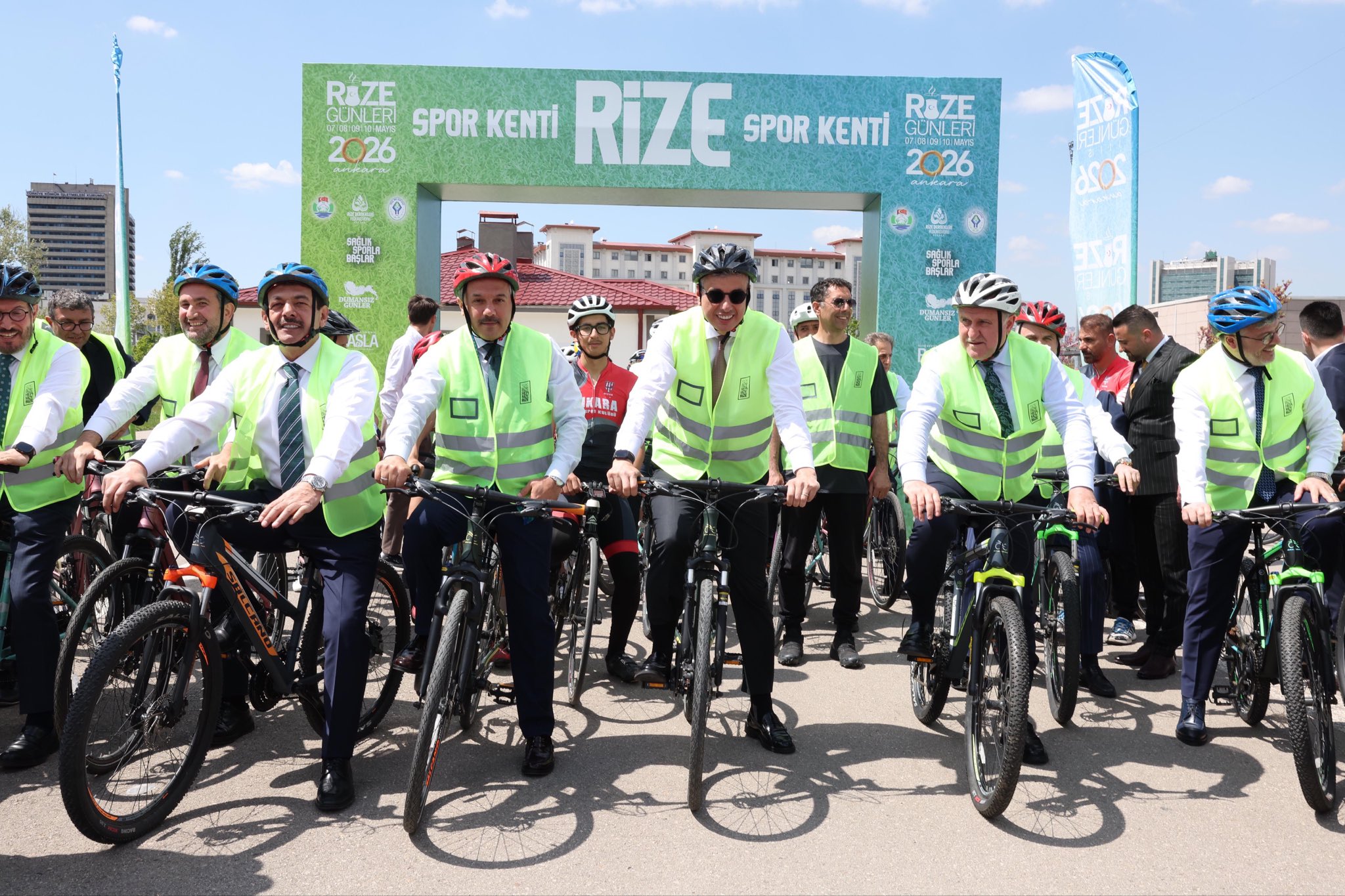 Ankara'da EtapRize Başkent Bisiklet Turu düzenlendi