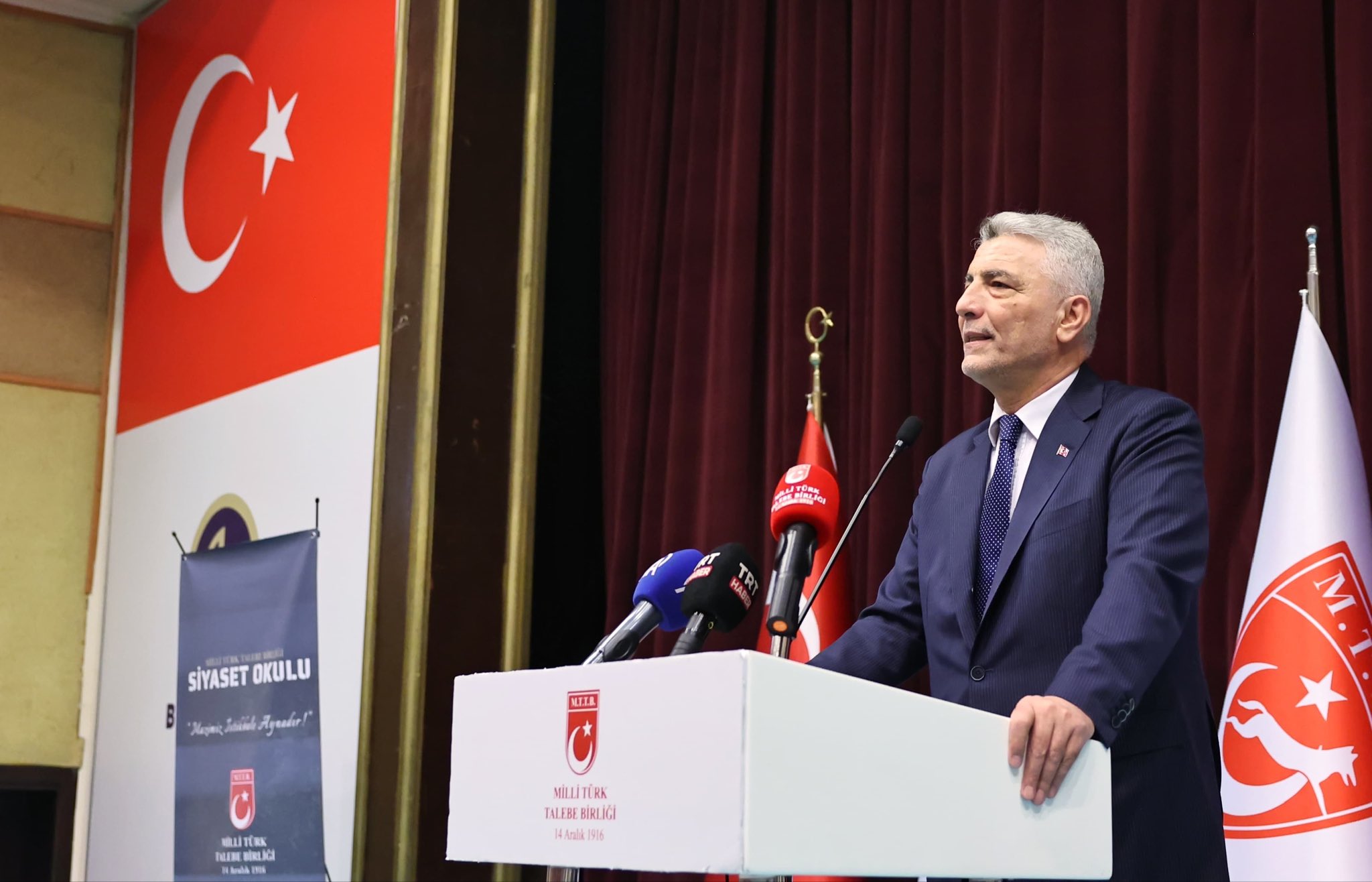 Gençlerle Türkiye'nin geleceği üzerine program düzenlendi