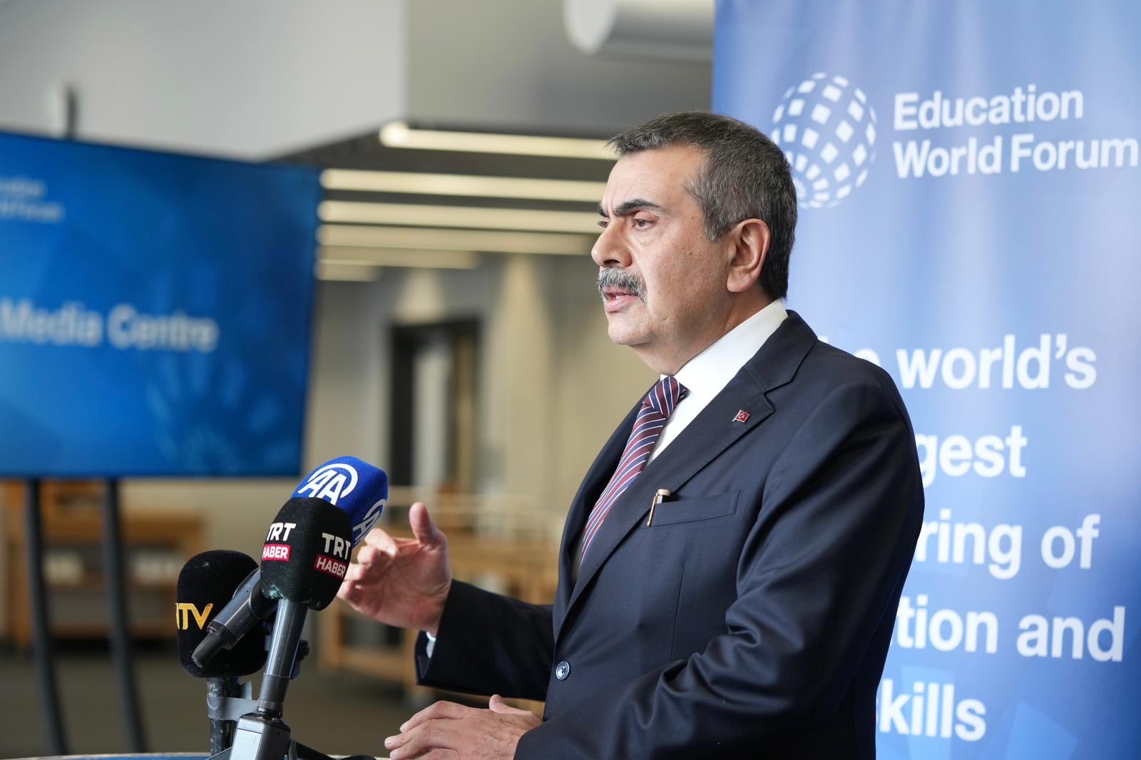 Milli Eğitim Bakanı Tekin, Londra'daki Forum'u Değerlendirdi