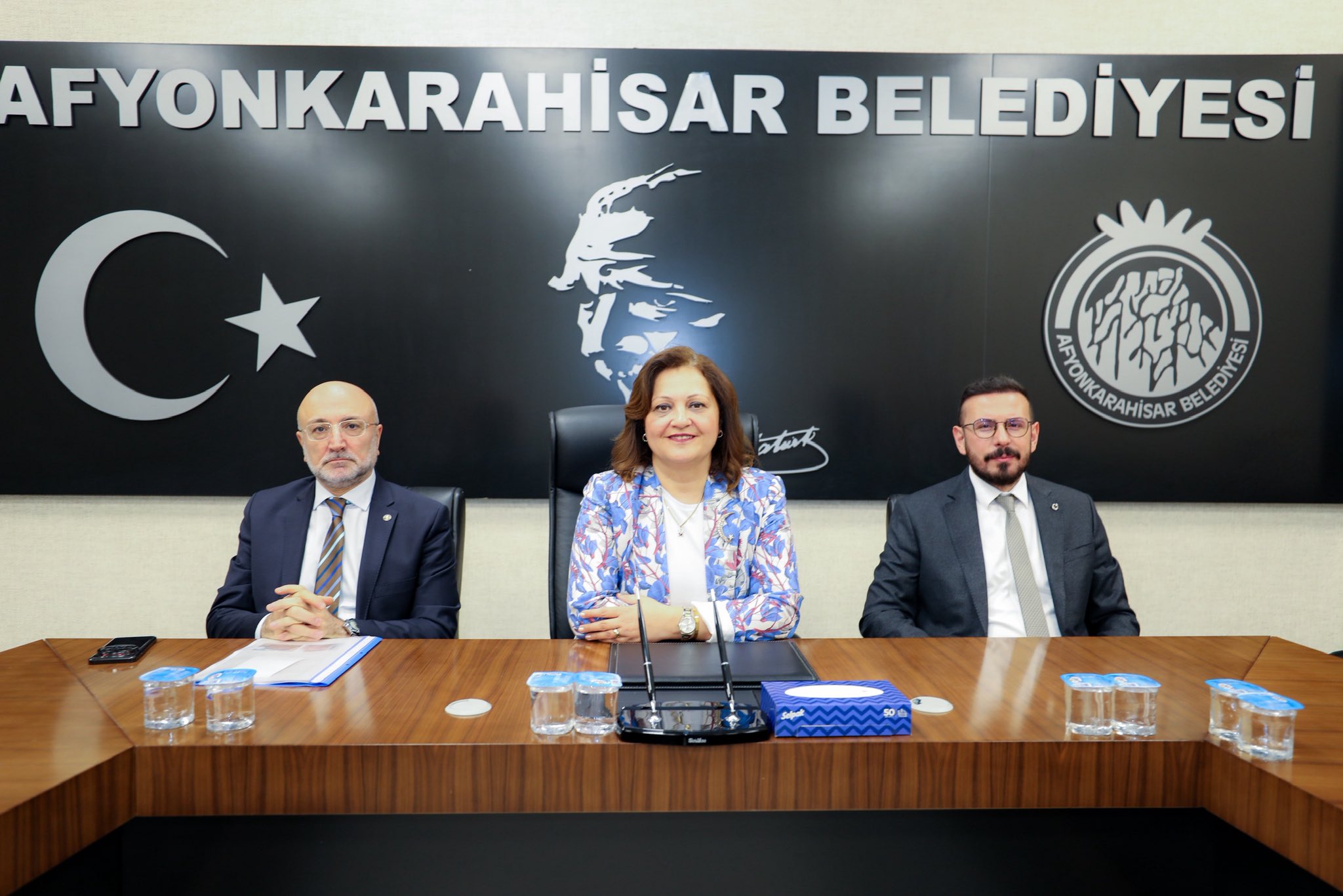 Turgay Şahin ve İlçe Başkanları Belediye'de Ağırladı