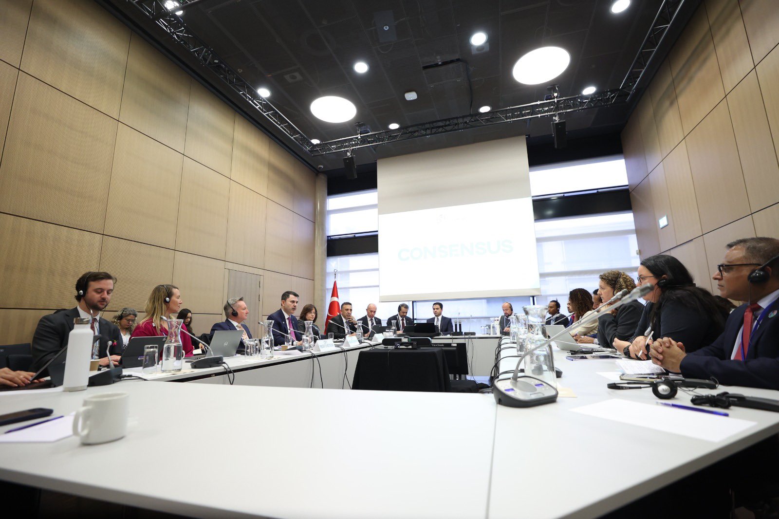 COP31 Başkanı Murat Kurum Bonn'da toplantı yaptı
