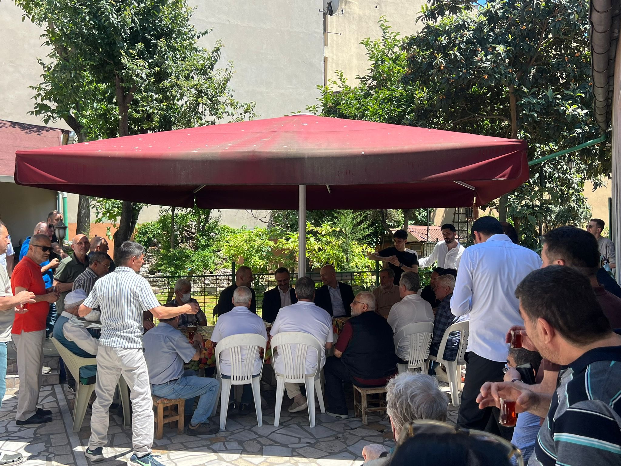 Cuma namazı sonrası Beyoğlu'nda ziyaretler yapıldı